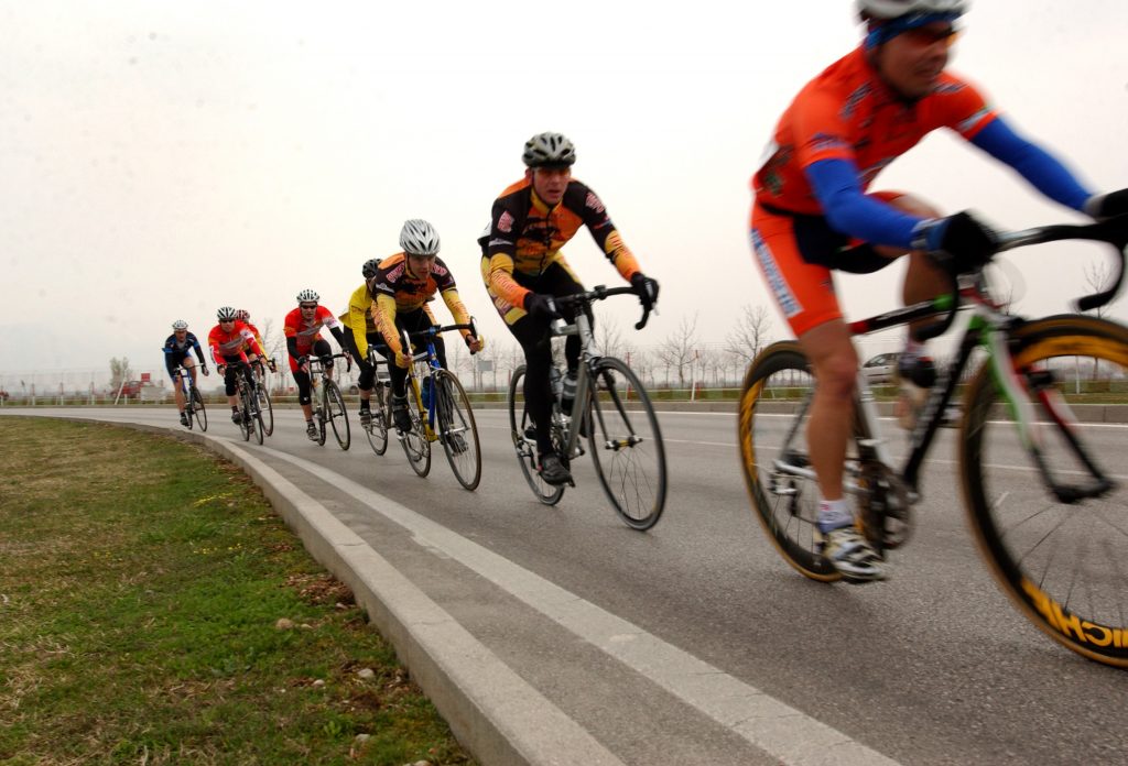 Military cyclists in pace line as experimented by Norman Triplett on the origin of social facilitation